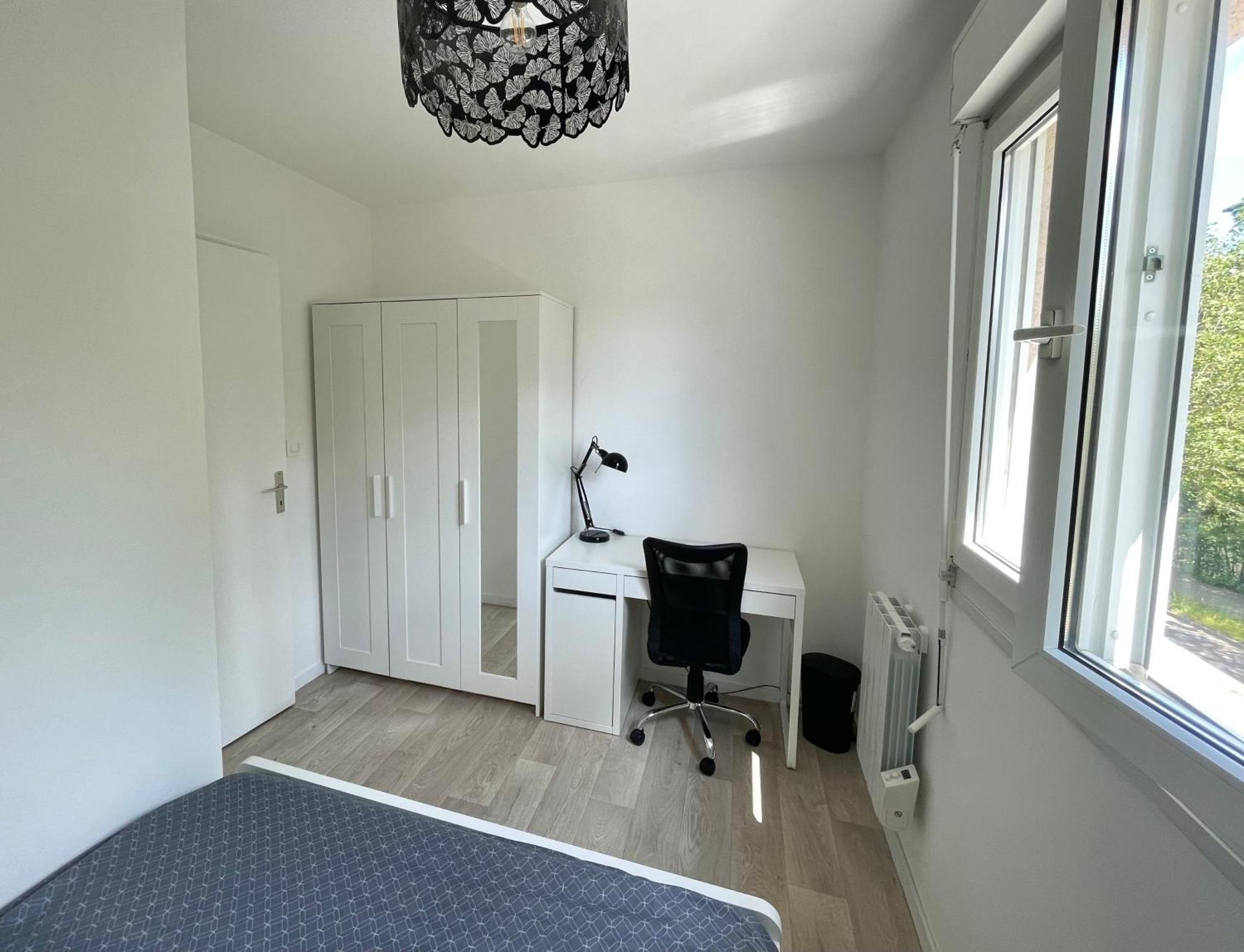 Appartement Avec Loggia Et Parking Prive Louviers Dış mekan fotoğraf